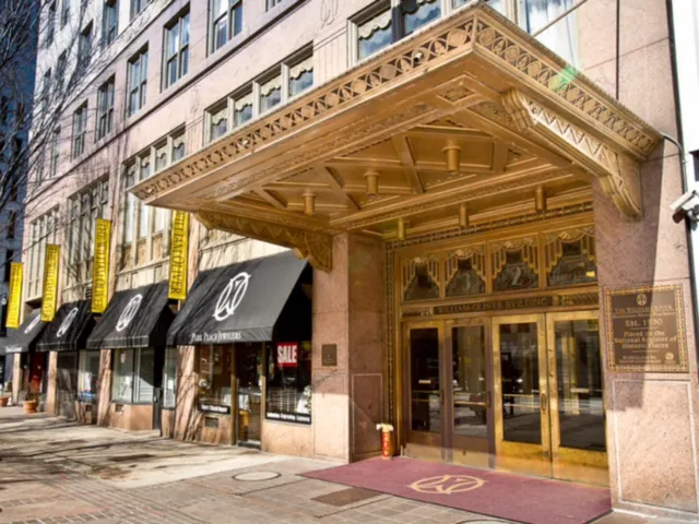 The William Oliver Condo