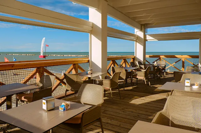 Seaside Restaurant & Lounge Bar