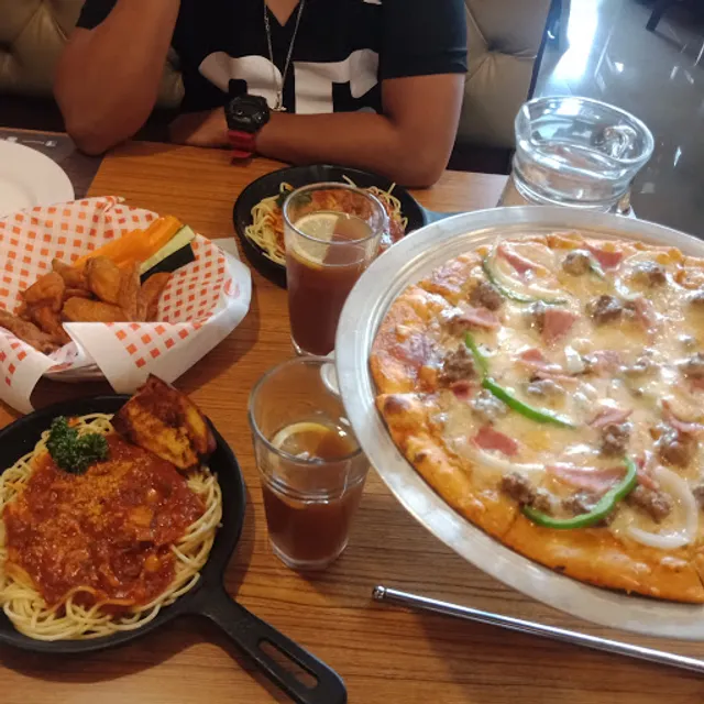 Shakey's Pizza Parlor - SM City Bicutan