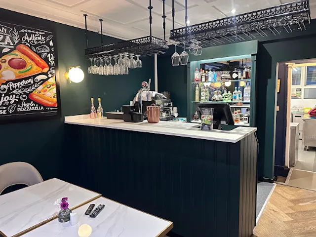 Leo Italian Restaurant