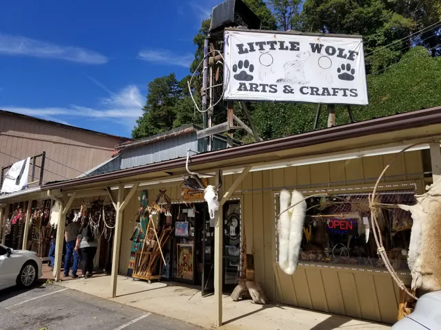 Little Wolf Arts & Crafts