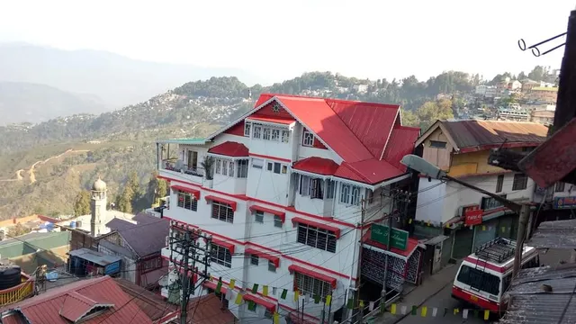 INDUS PARKLANE - 3 STAR HOTEL IN DARJEELING
