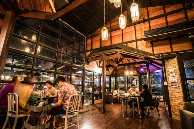 Tasala Bar & Eatery (ท่าศาลาบาร์แอนด์อีเทอรี่)