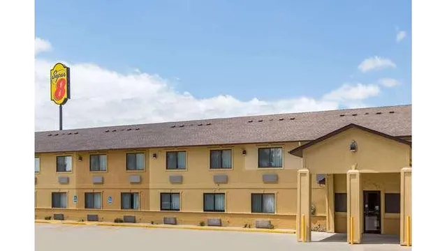 Super 8 by Wyndham Newton