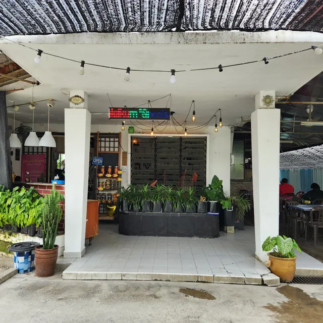 Family Port Asam Pedas Claypot