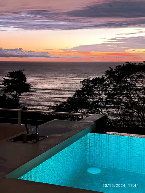 Les Roches Paradise retreat