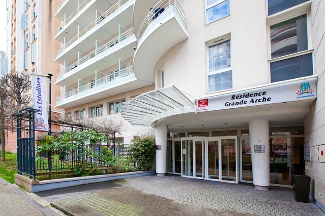 Séjours & Affaires Courbevoie Grande Arche