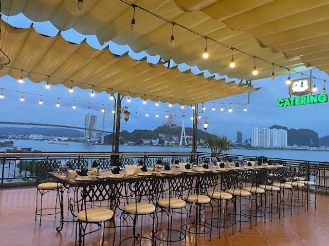 Nhà hàng Ngọc Lục Bảo - Nhà Hàng Hải Sản Quảng Ninh