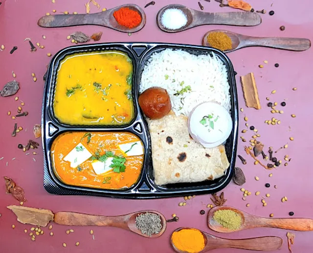 Tazza Meals by Radha Caterers | Pure veg tiffin service | Best tiffin service in Thane