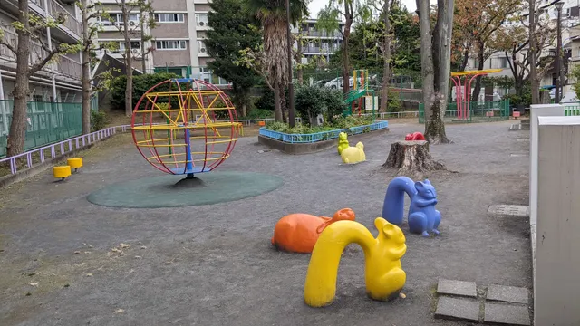 Higashi-Okubo Children's Playground