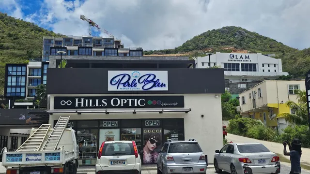 La Perle Bleu Restaurant