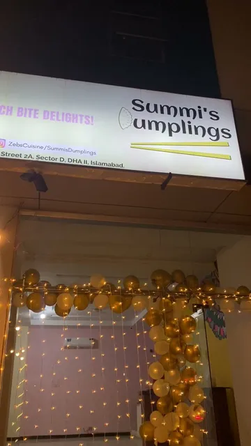 Summi’s Dumplings & Cuisine (Chinese & Thai Restaurant)