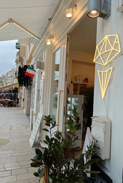 Nivà Gelateria Italiana