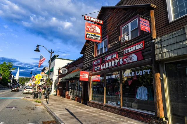 Lahout's Summit Shop - The North Face & Patagonia