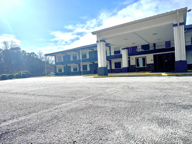 Days Inn by Wyndham Lavonia