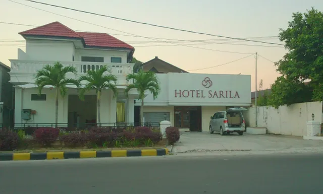 OYO 363 Sarila Hotel