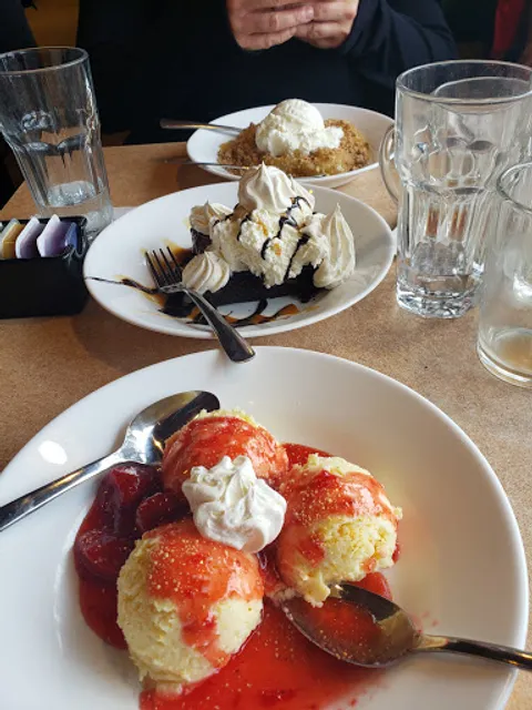 Humpty's Big Plate Diner - Cold Lake