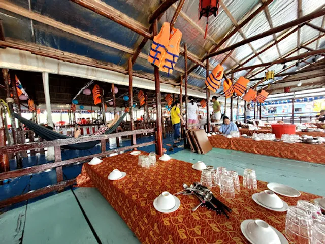 Bè Hào Cá Năm Thắng