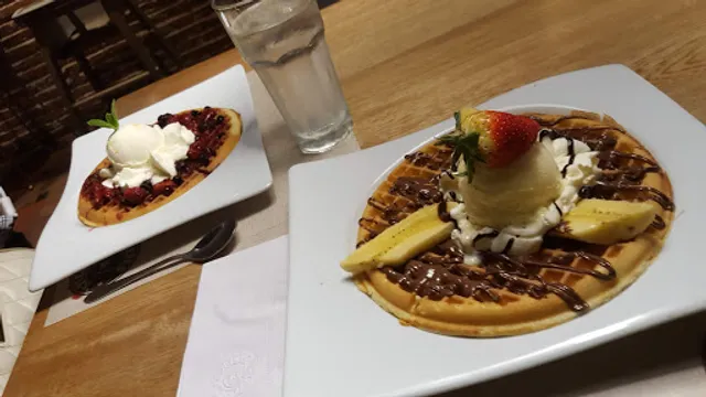 Crepes & Waffles