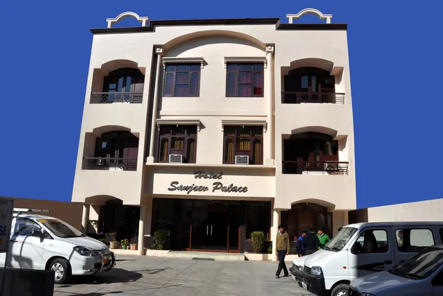 Hotel Sanjeev Palace