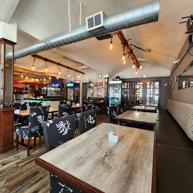 Coldwater Grill House and Wine Bar