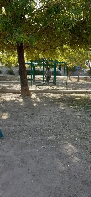 sobre la Rivera Lara Prolongación Park