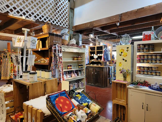 Apple Valley Country Store