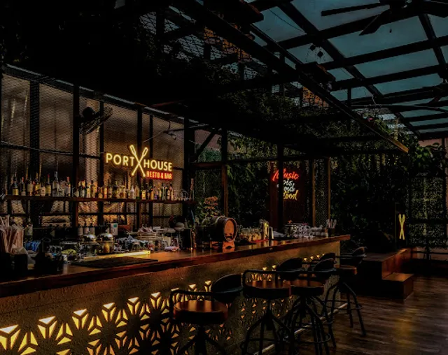 Port House Resto & Bar