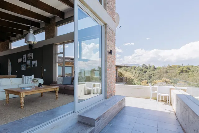 Surfari Accommodation & Venue