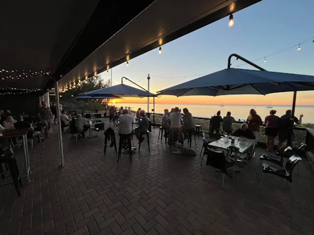 Aquavue Beachfront Bar & Eatery