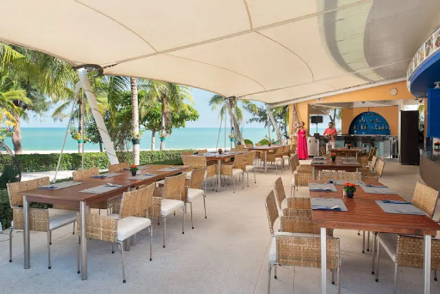 Aqua Bar & Grill @Sea