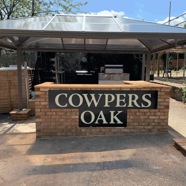 Cowper's Oak Pub, Kitchen & Rooms