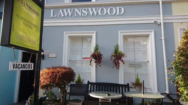 Lawnswood guest house