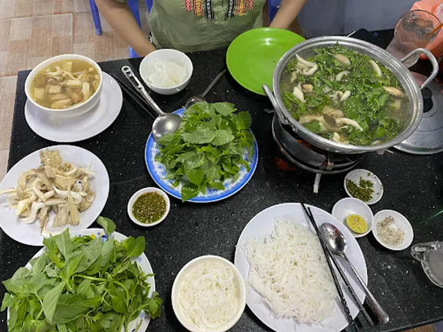 Lẩu Gà Lá É Tao Ngộ Tân Phú - Chicken La-E