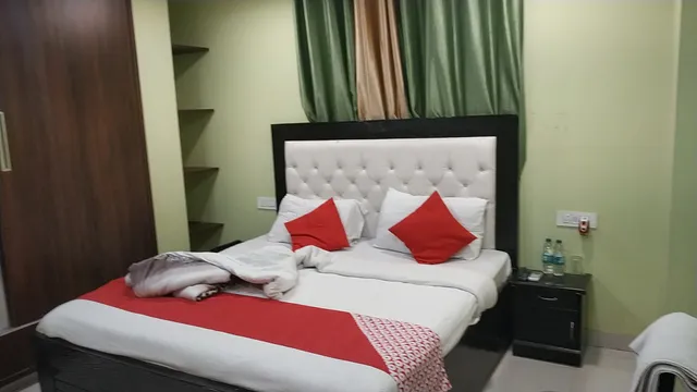 OYO Flagship 22585 Sector 15 Rohini