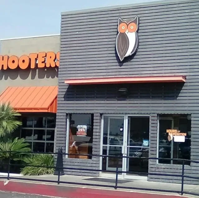 Hooters