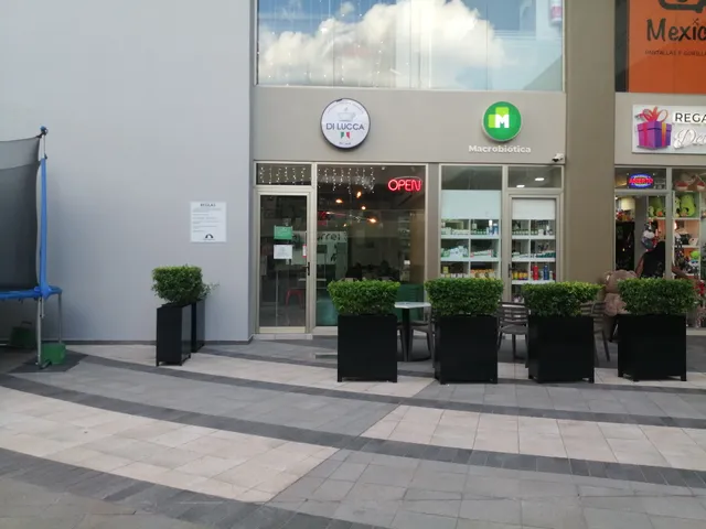 Di Lucca Café • Metrópolis