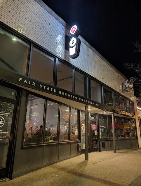 Aki's BreadHaus & WunderBar