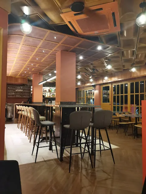 MUNI Mixology + Kitchen