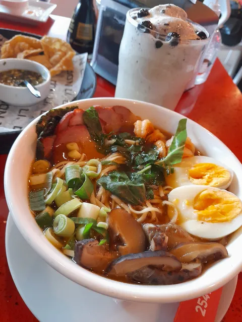 Don Li • Plaza Mundo