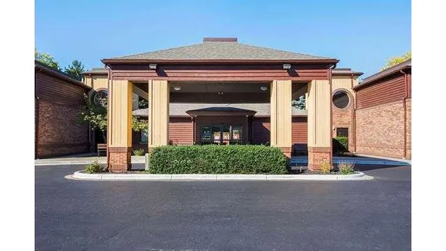 Quality Inn & Suites Holland