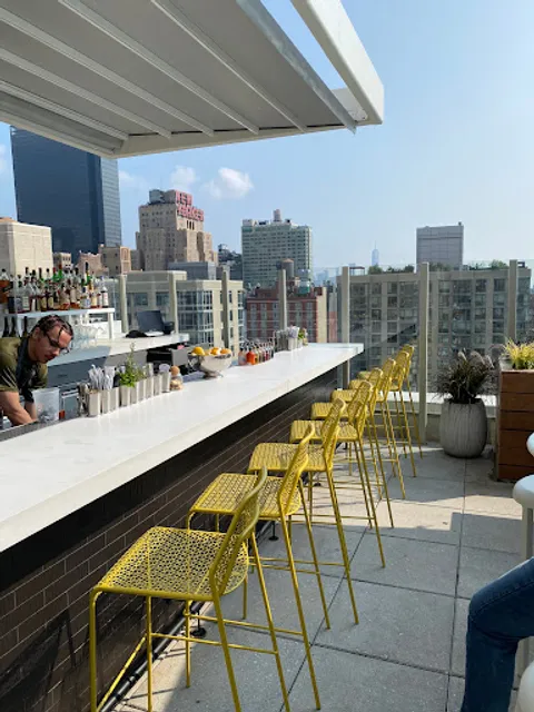 ART Midtown - Rooftop Bars Midtown, NYC (Arlo Midtown)