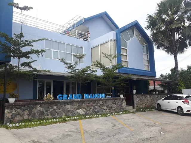 Grand Mahoni Hotel