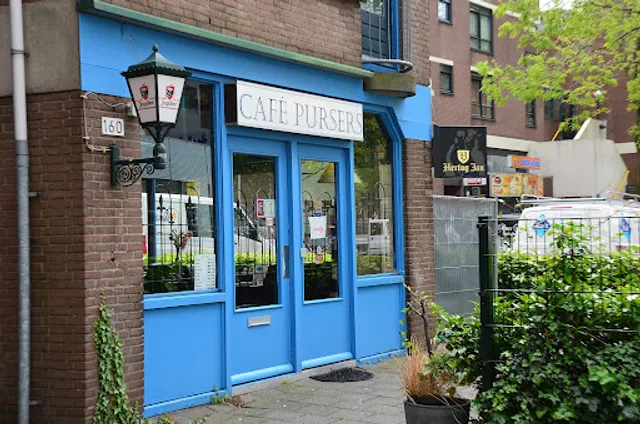 Cafe Pursers