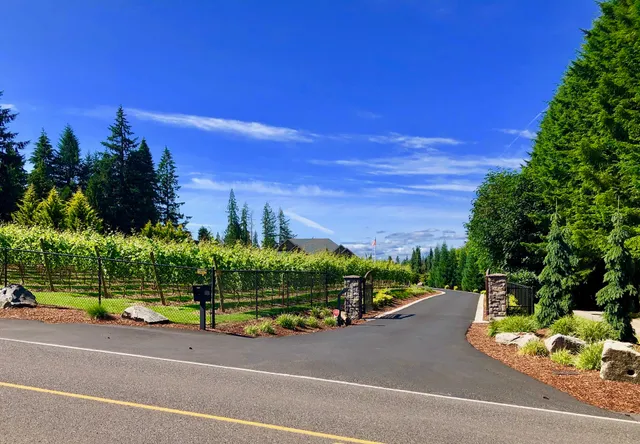 Columbia Ridge Winery