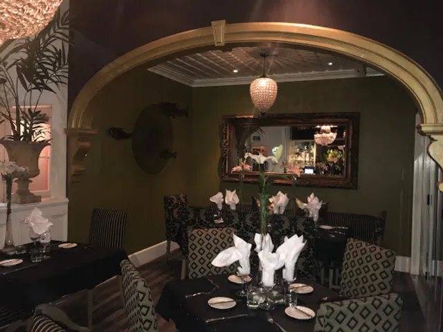 Table Restaurant & Lobby