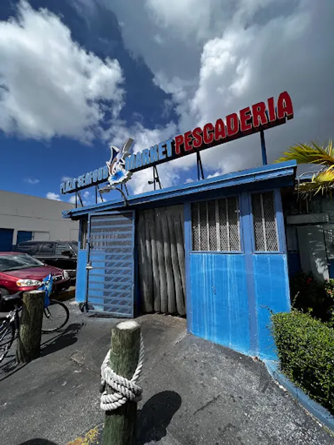 Plaza Seafood Market