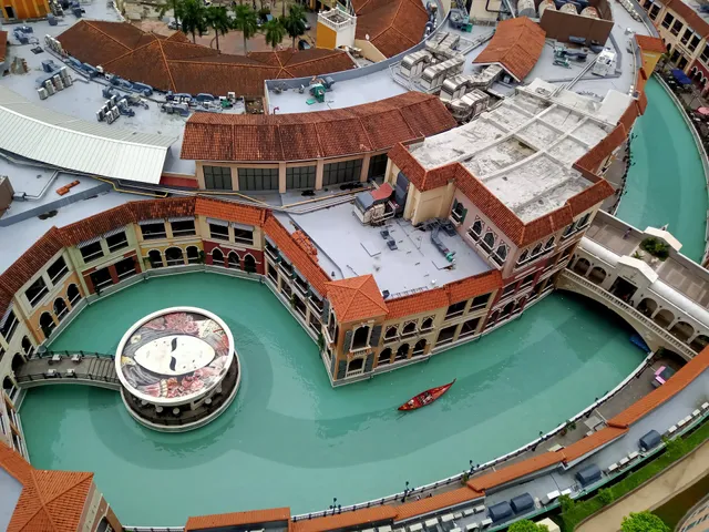 OYO 260 The Venice Luxury Residences