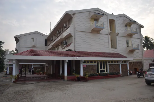 Hotel Aroma Residency