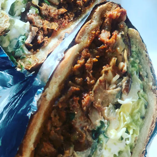 La Hacienda Real Taco Truck